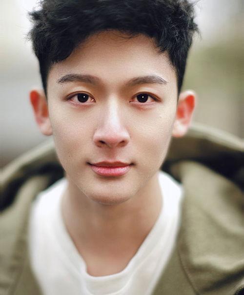 娱乐新闻独家爆料张晚意,独家揭秘娱乐圈新晋情侣甜蜜瞬间