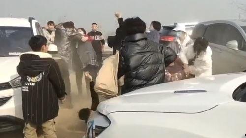 多人停车官方爆料视频,多人停车挑战背后的惊险瞬间 第3张 多人停车官方爆料视频,多人停车挑战背后的惊险瞬间 第3张