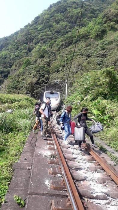 武汉爆料黄龙山事件视频,揭秘网络热议的真相瞬间 第2张 武汉爆料黄龙山事件视频,揭秘网络热议的真相瞬间 第2张