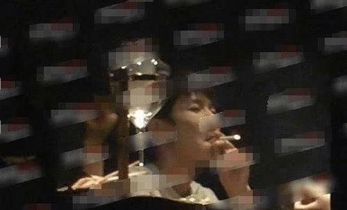 爆料王源抽烟视频,偶像形象受损，网友热议